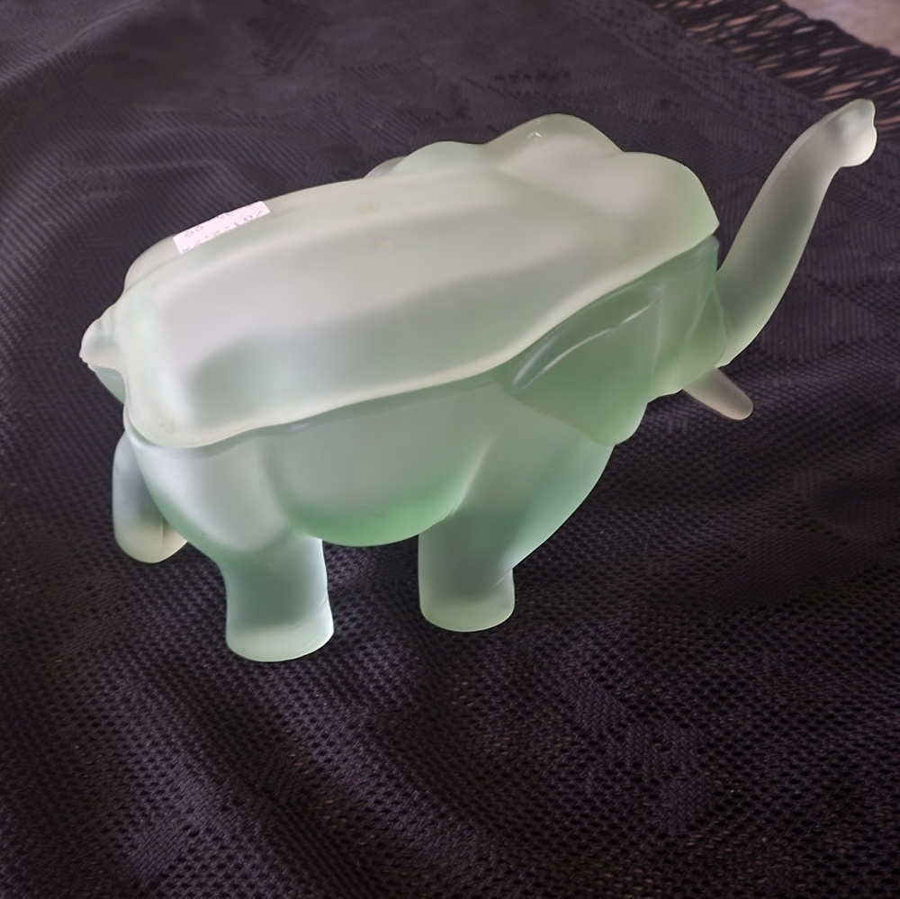 Frosted Jade Glass Elephant Trinket Box